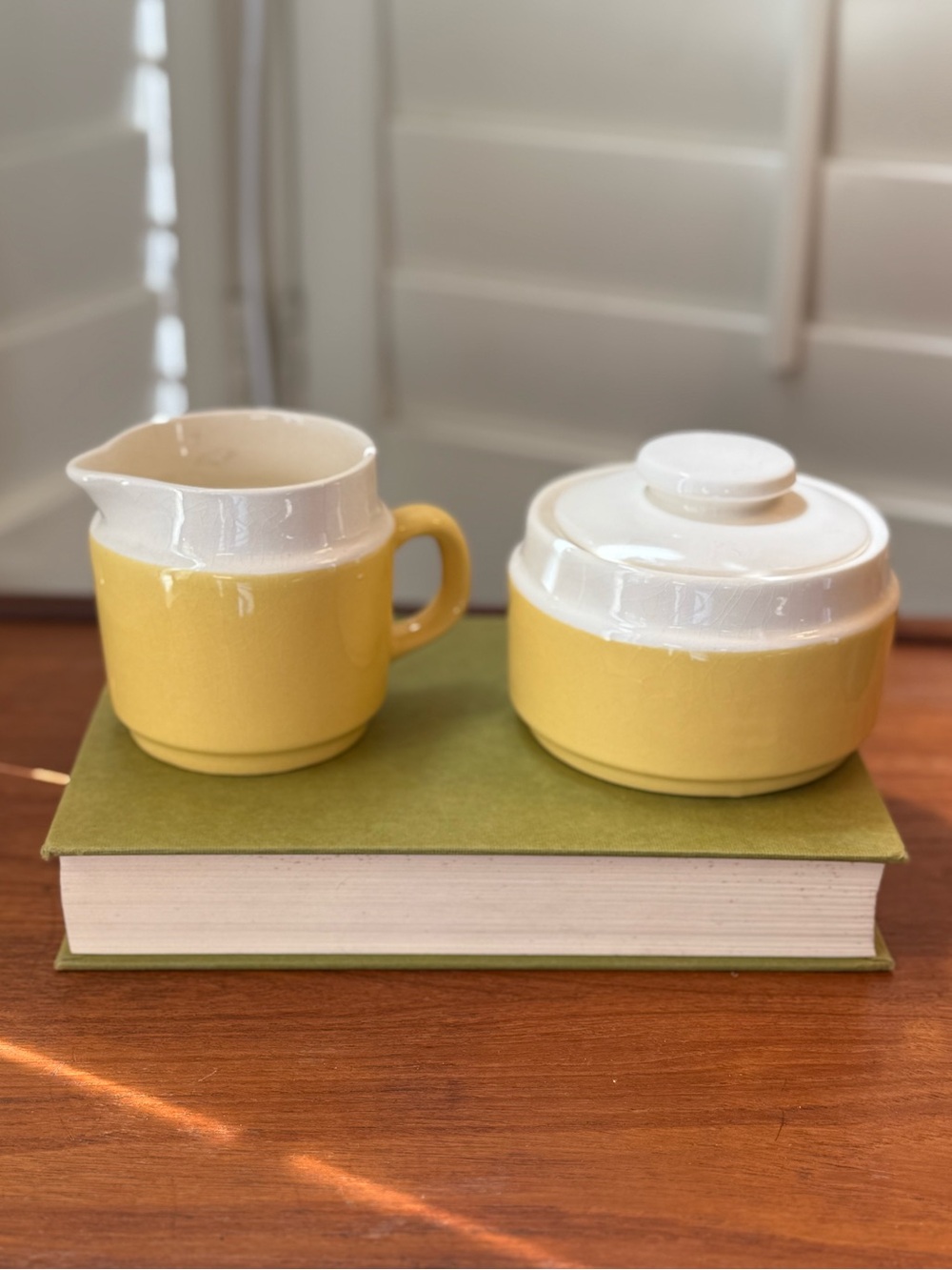 MCM Butter Yellow Ceramic Creamer and Sugar Set - Classic Two-Tone 💛 🧈